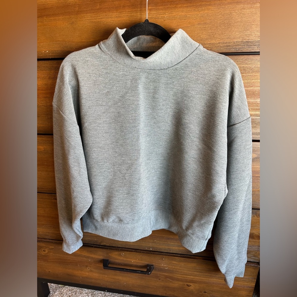 CALIA by Carrie Underwood Heather Gray Sweatshirt